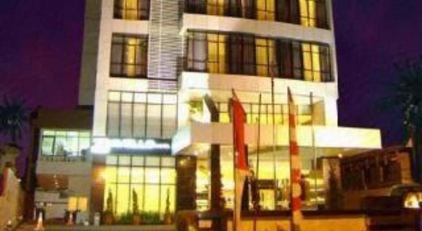Travello Hotel Μανάντο Εξωτερικό φωτογραφία